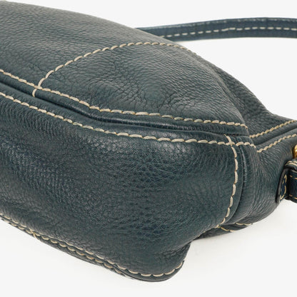 Prada Vitello Daino Schultertasche aus dunkelblauem Leder