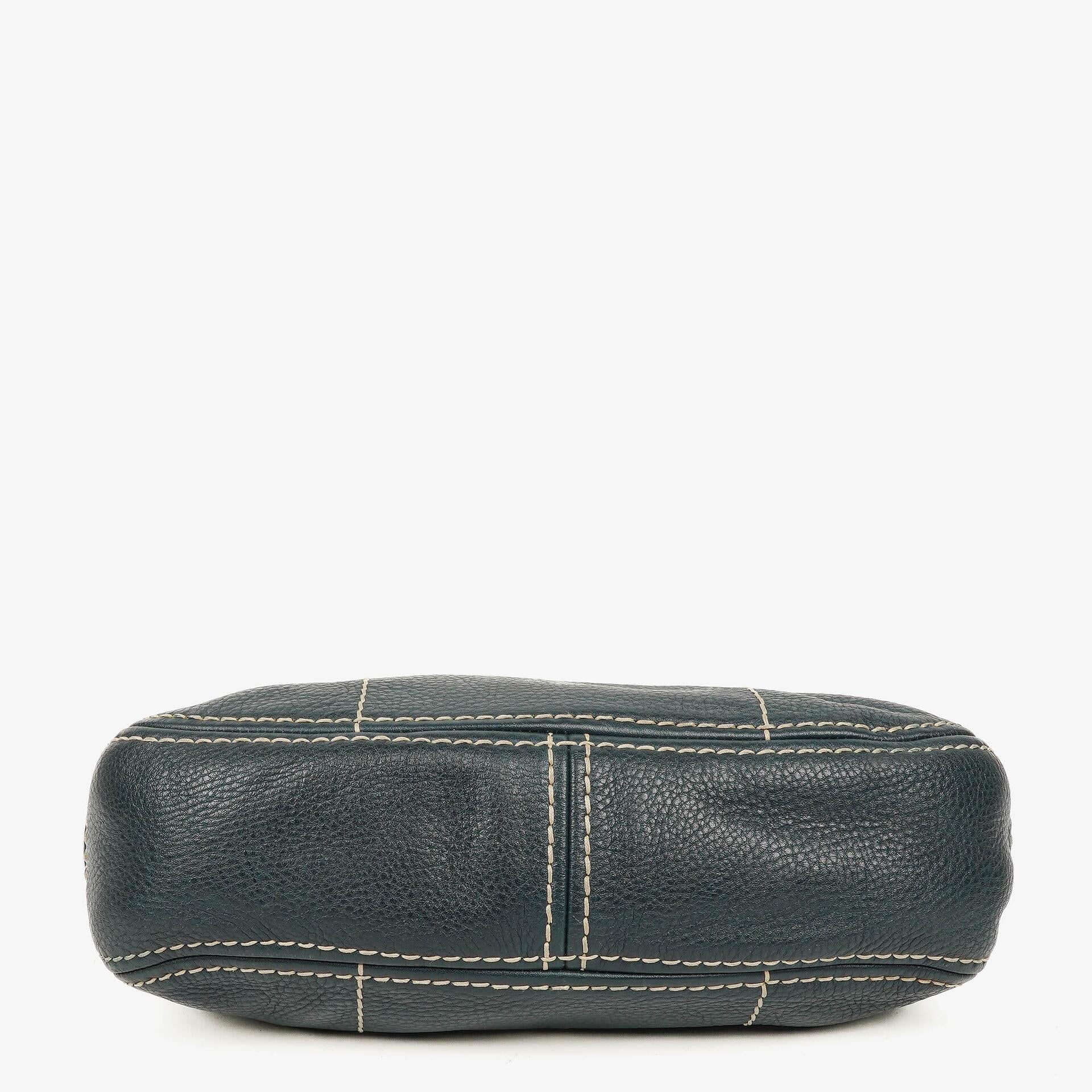 Prada Vitello Daino Schultertasche aus dunkelblauem Leder