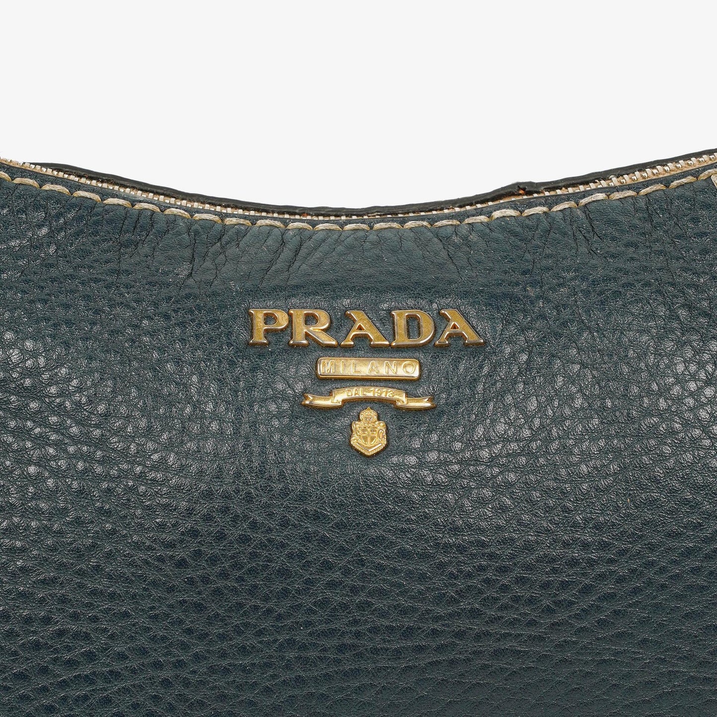 Prada Vitello Daino Schultertasche aus dunkelblauem Leder