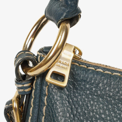 Prada Vitello Daino Schultertasche aus dunkelblauem Leder