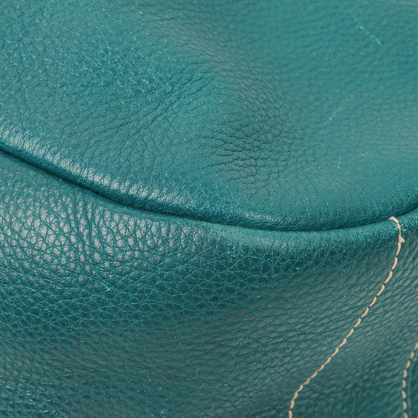 Prada Hobo Tasche aus Vitello Daino Leder