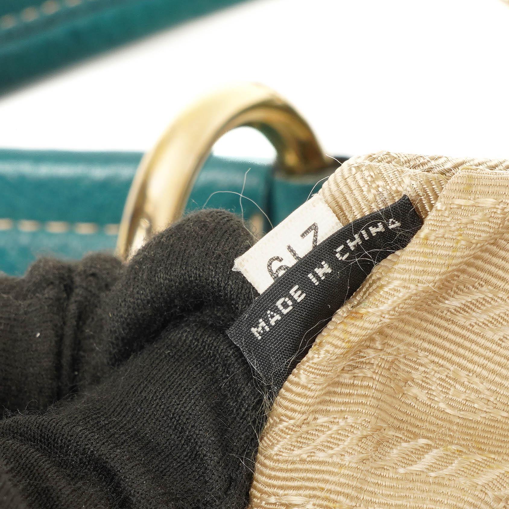 Prada Hobo Tasche aus Vitello Daino Leder