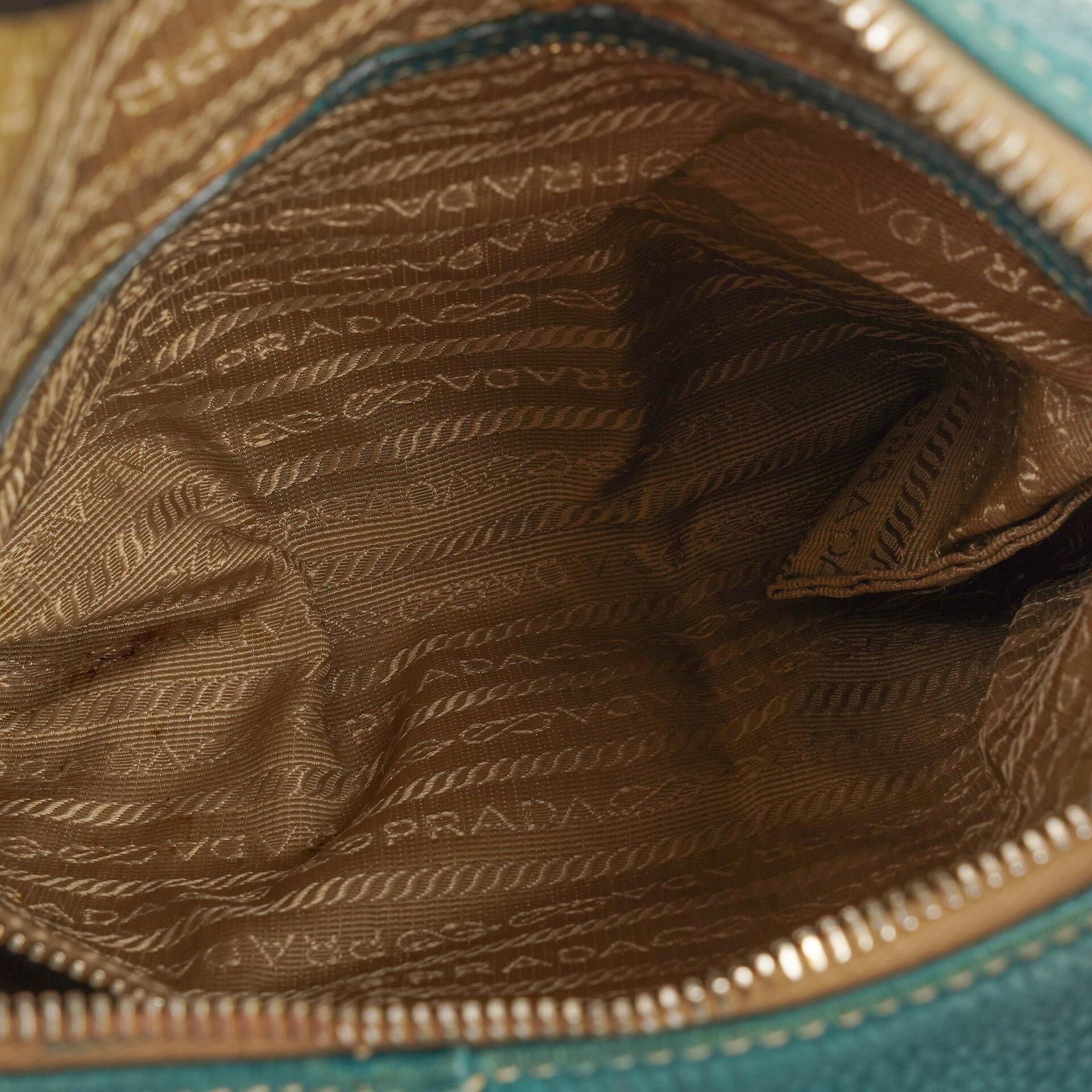 Prada Hobo Tasche aus Vitello Daino Leder