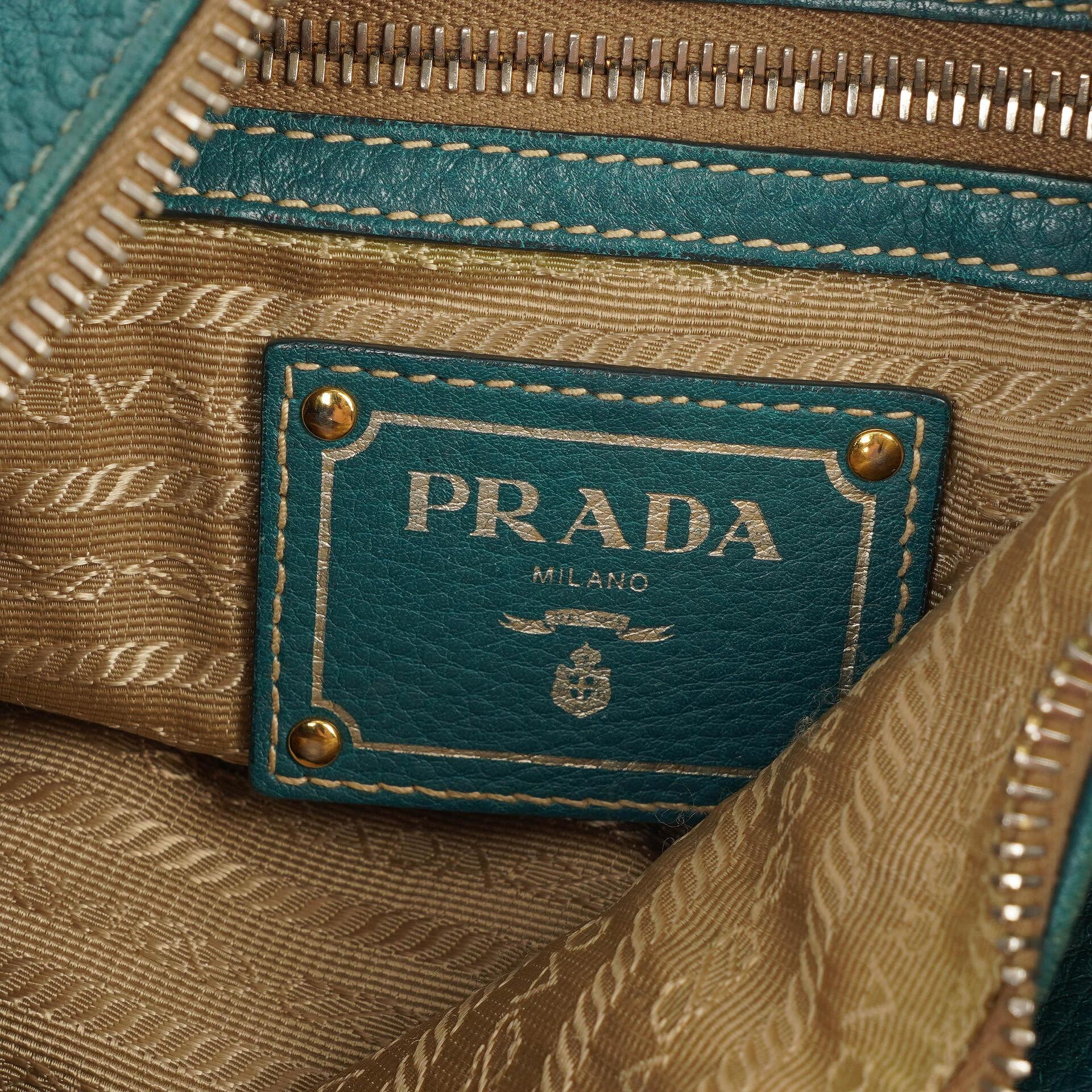 Prada Hobo Tasche aus Vitello Daino Leder