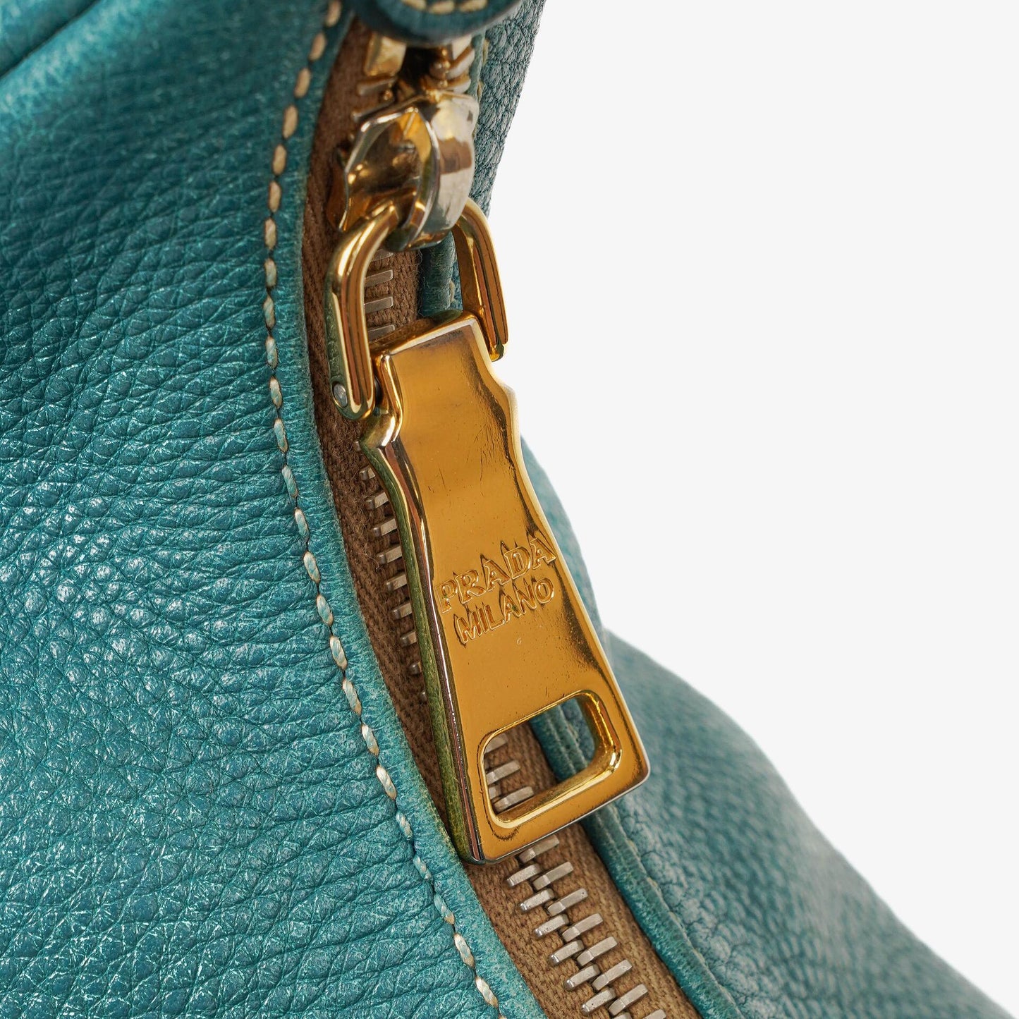 Prada Hobo Tasche aus Vitello Daino Leder