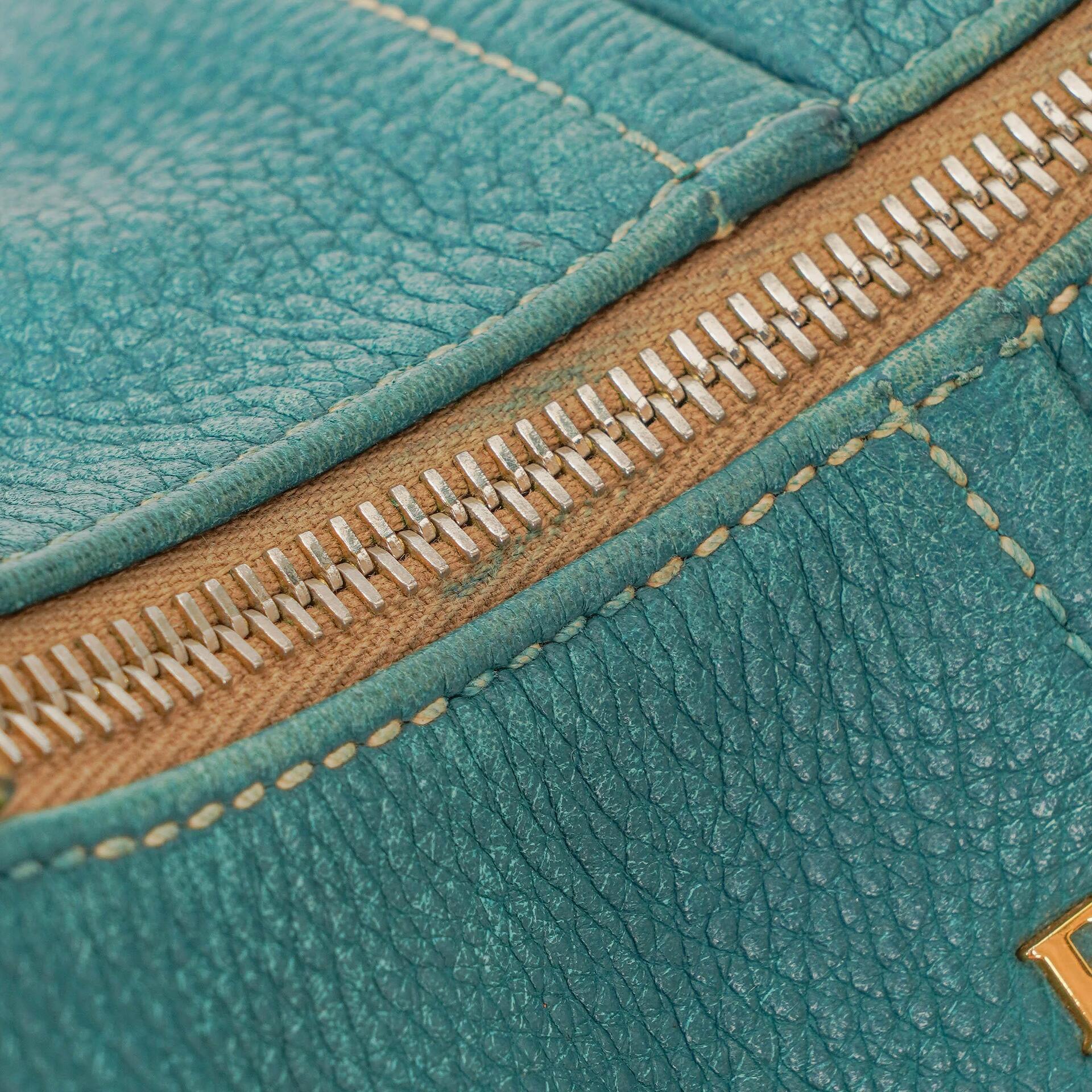 Prada Hobo Tasche aus Vitello Daino Leder