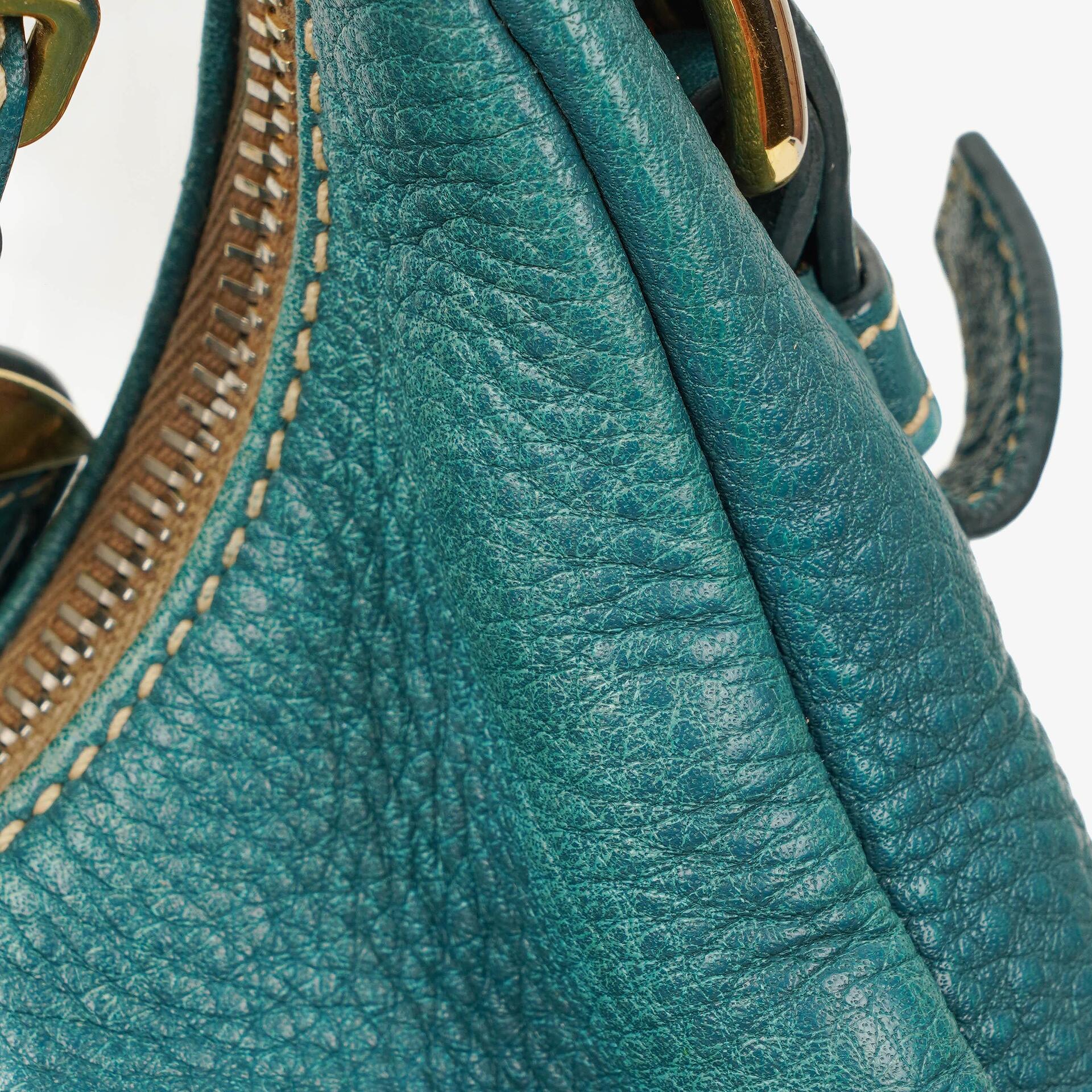 Prada Hobo Tasche aus Vitello Daino Leder