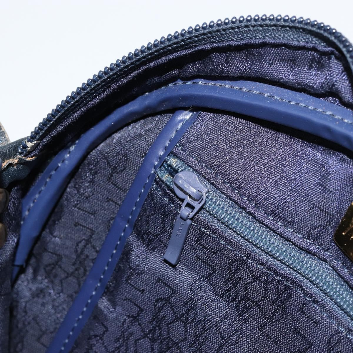Saint Laurent SAINT LAURENT Shoulder Bag Leather White Gold Authentic 156806