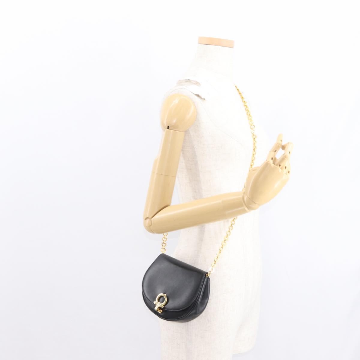 Salvatore Ferragamo Salvatore Ferragamo Chain Gancini Shoulder Bag Leather Black Gold Authentic 161032