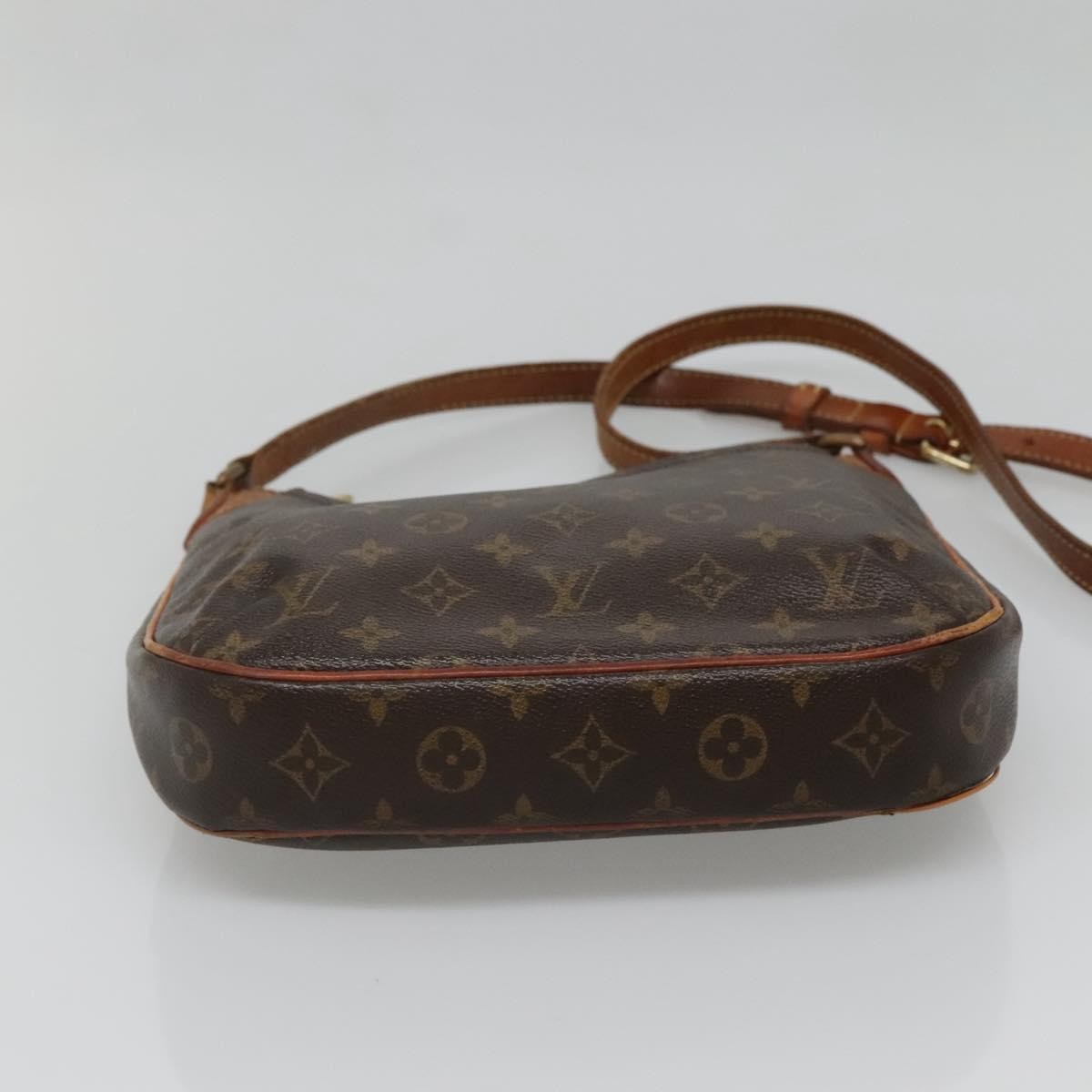 Louis Vuitton LOUIS VUITTON Monogram Odeon PM Shoulder Bag M56390 LV Authentic 142153