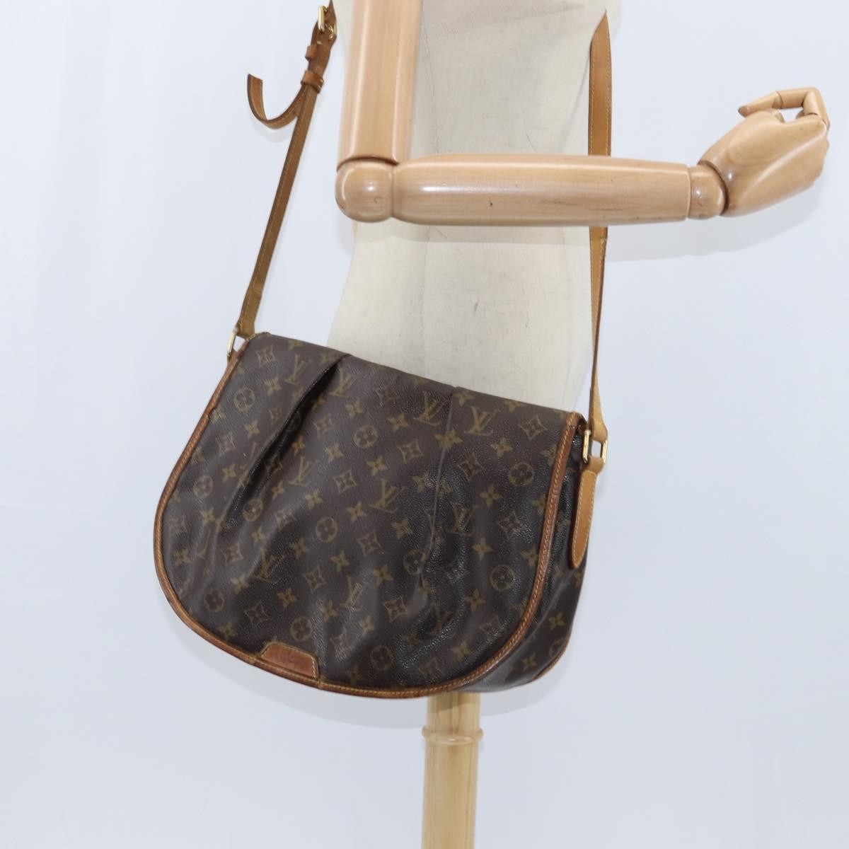 Louis Vuitton LOUIS VUITTON Monogram Menilmontant MM Shoulder Bag M40473 LV Authentic bs30588