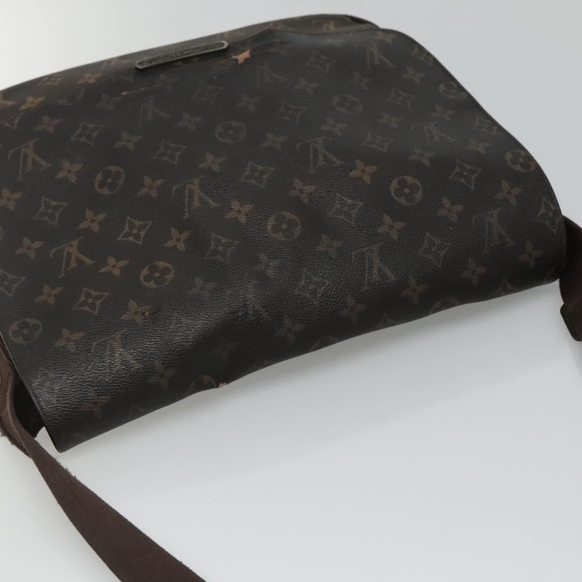 Louis Vuitton LOUIS VUITTON Monogram Messenger MM Beaubourg Shoulder Bag M97038 LV Authentic mr1109