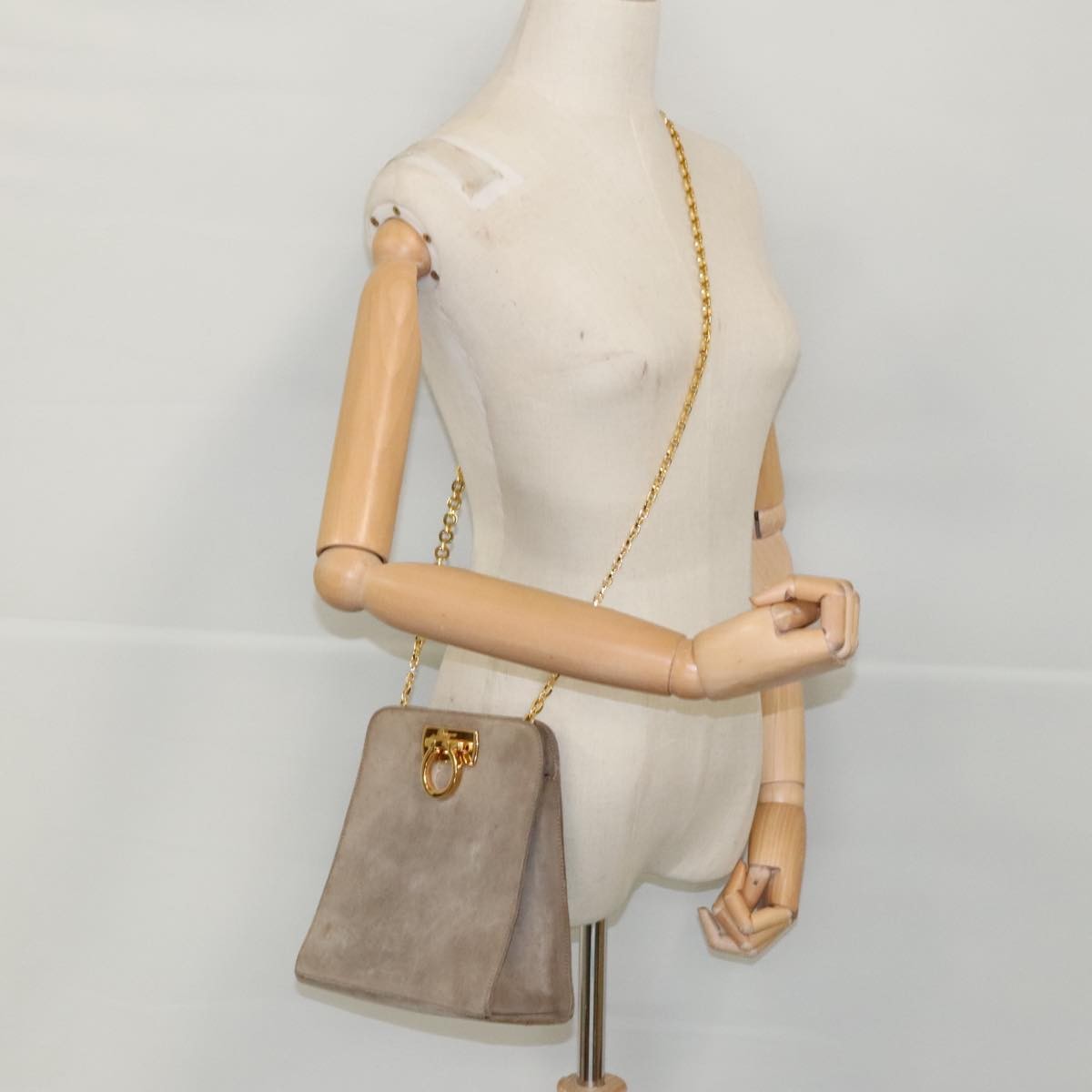 Salvatore Ferragamo Salvatore Ferragamo Gancini Chain Shoulder Bag Suede Gray Gold Authentic 96186