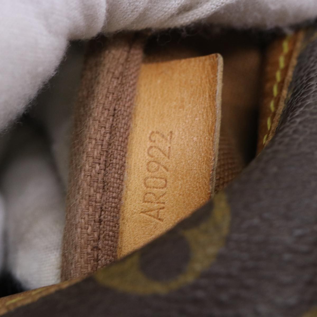 Louis Vuitton LOUIS VUITTON Monogram Saumur 35 Shoulder Bag M42254 LV Authentic th3916