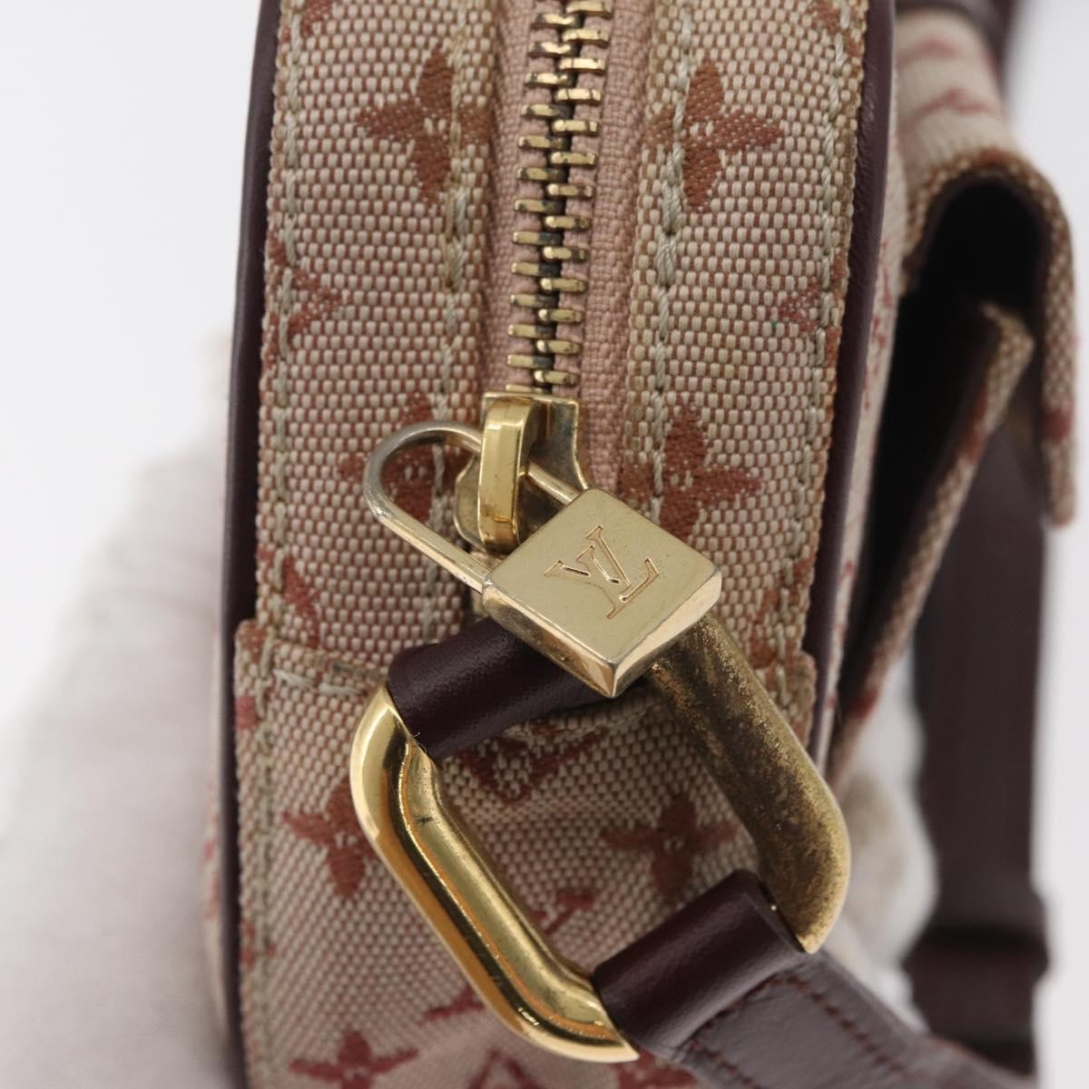 Louis Vuitton LOUIS VUITTON Monogram Mini Juliet MM Shoulder Bag Red M92219 LV Authentic 177057