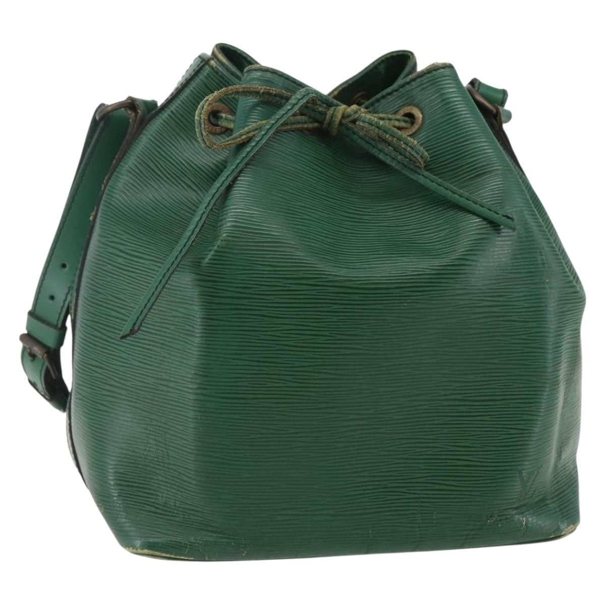 Louis Vuitton LOUIS VUITTON Epi Petit Noe Shoulder Bag Green M44104 LV Authentic 144617