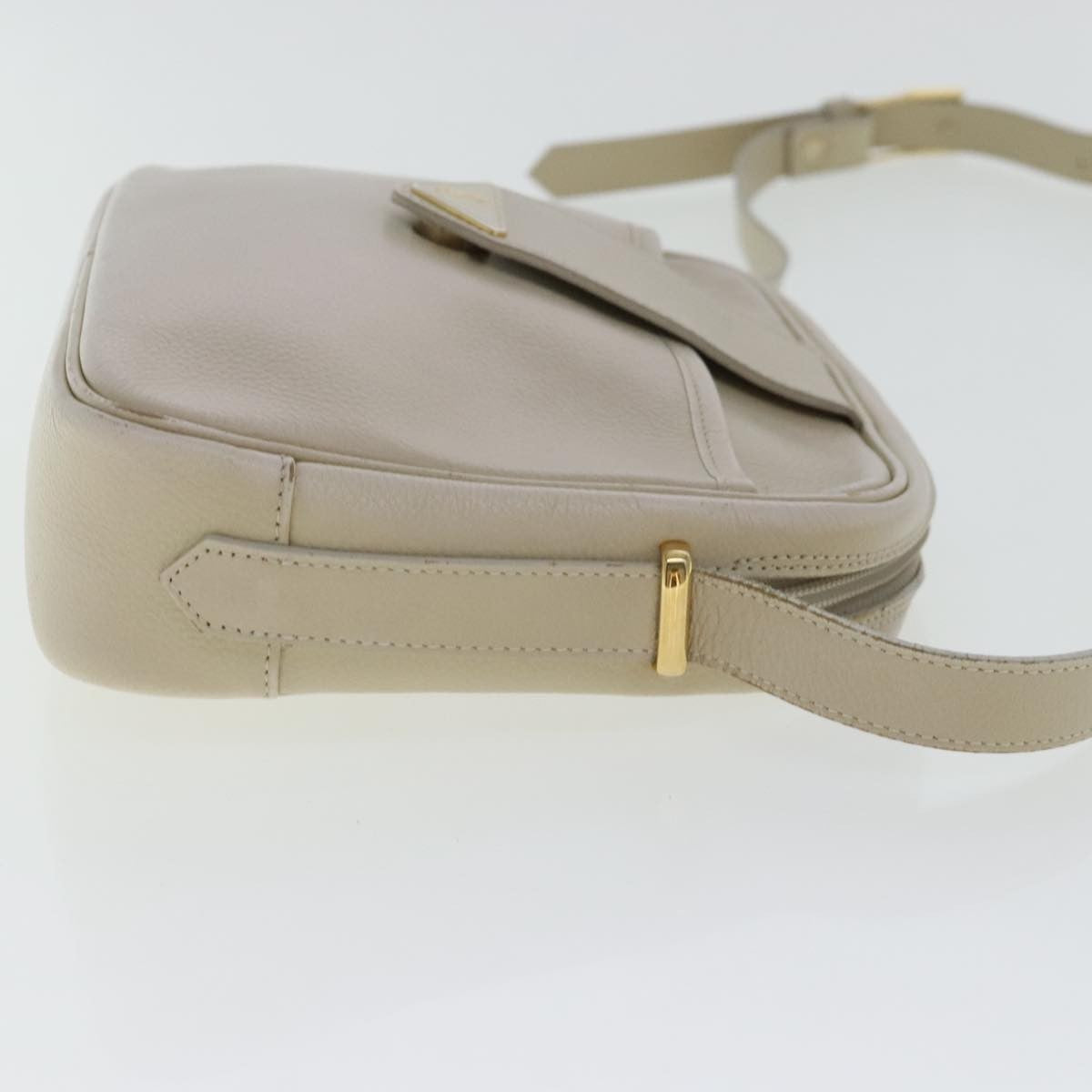 Saint Laurent SAINT LAURENT Shoulder Bag Leather Beige Gold Authentic bs19024