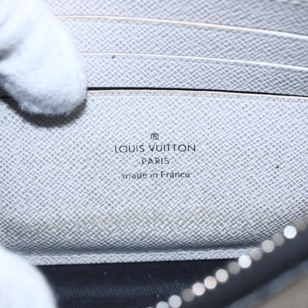 Louis Vuitton LOUIS VUITTON Monogram Taigarama Pochette Discovery PM Gray M30279 Authentic 147372 Bag