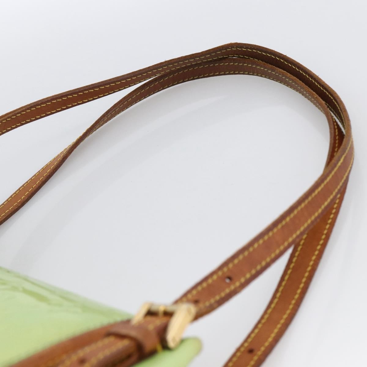 Louis Vuitton LOUIS VUITTON Vernis Biscayne Bay GM Shoulder Bag Peppermint M91285 Authentic LNZ031