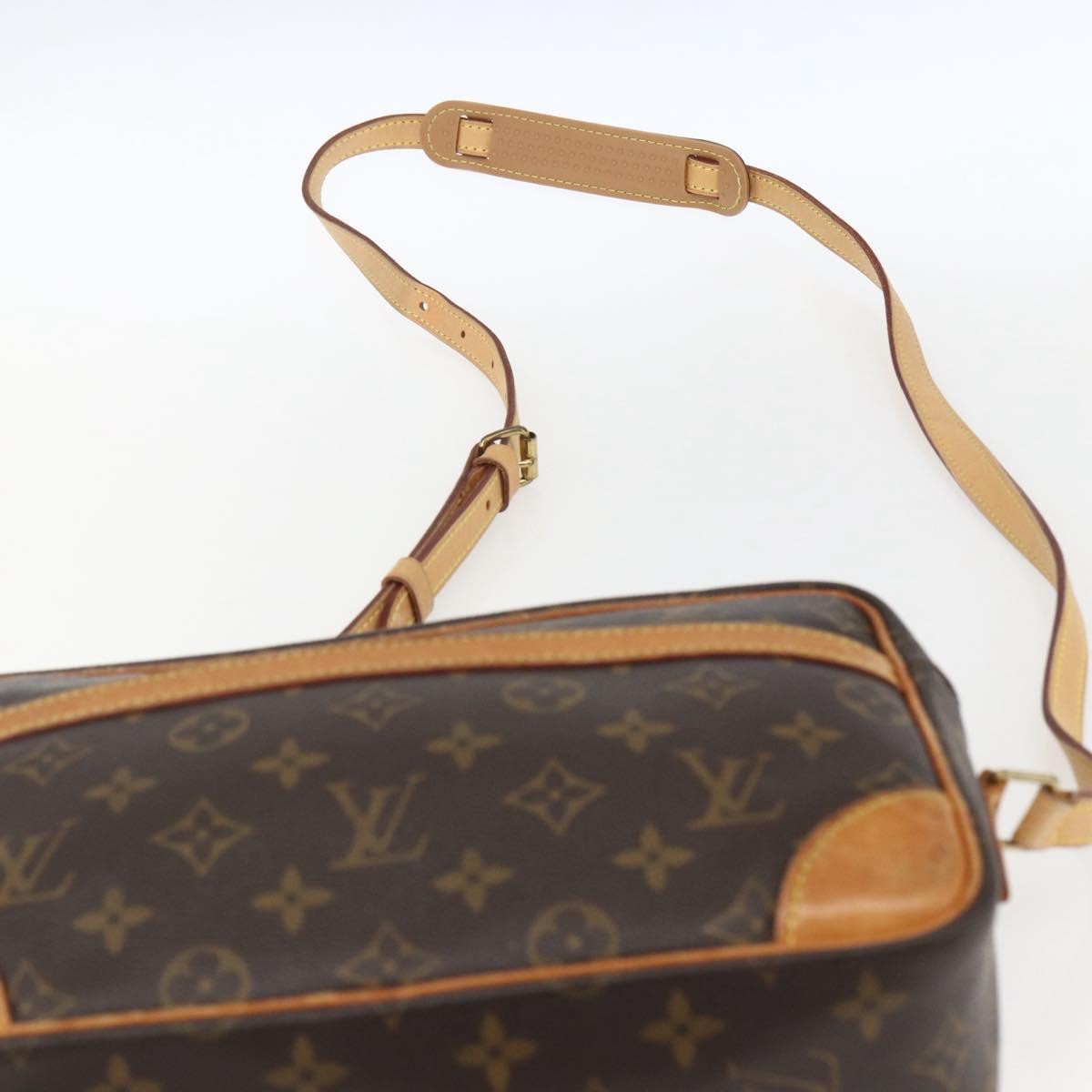 Louis Vuitton LOUIS VUITTON Monogram Trocadero 27 Shoulder Bag M51274 LV Authentic 161393