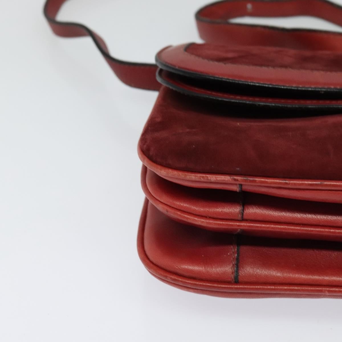 Gucci GUCCI Shoulder Bag Suede Vintage Red Gold Authentic ep7843