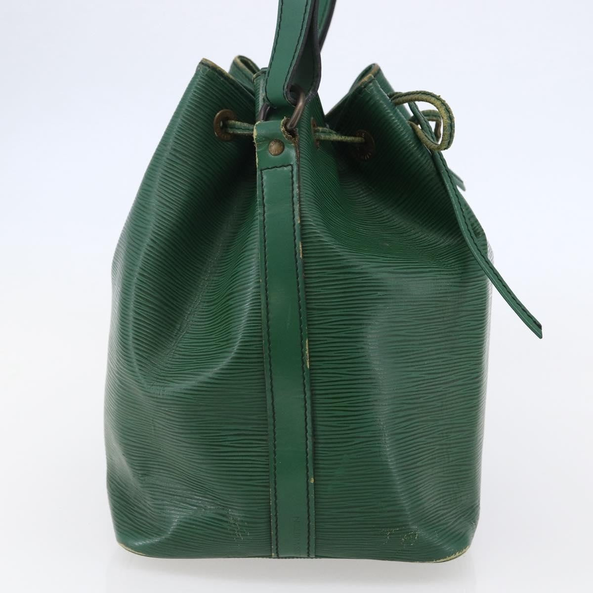 Louis Vuitton LOUIS VUITTON Epi Petit Noe Shoulder Bag Green M44104 LV Authentic 144617