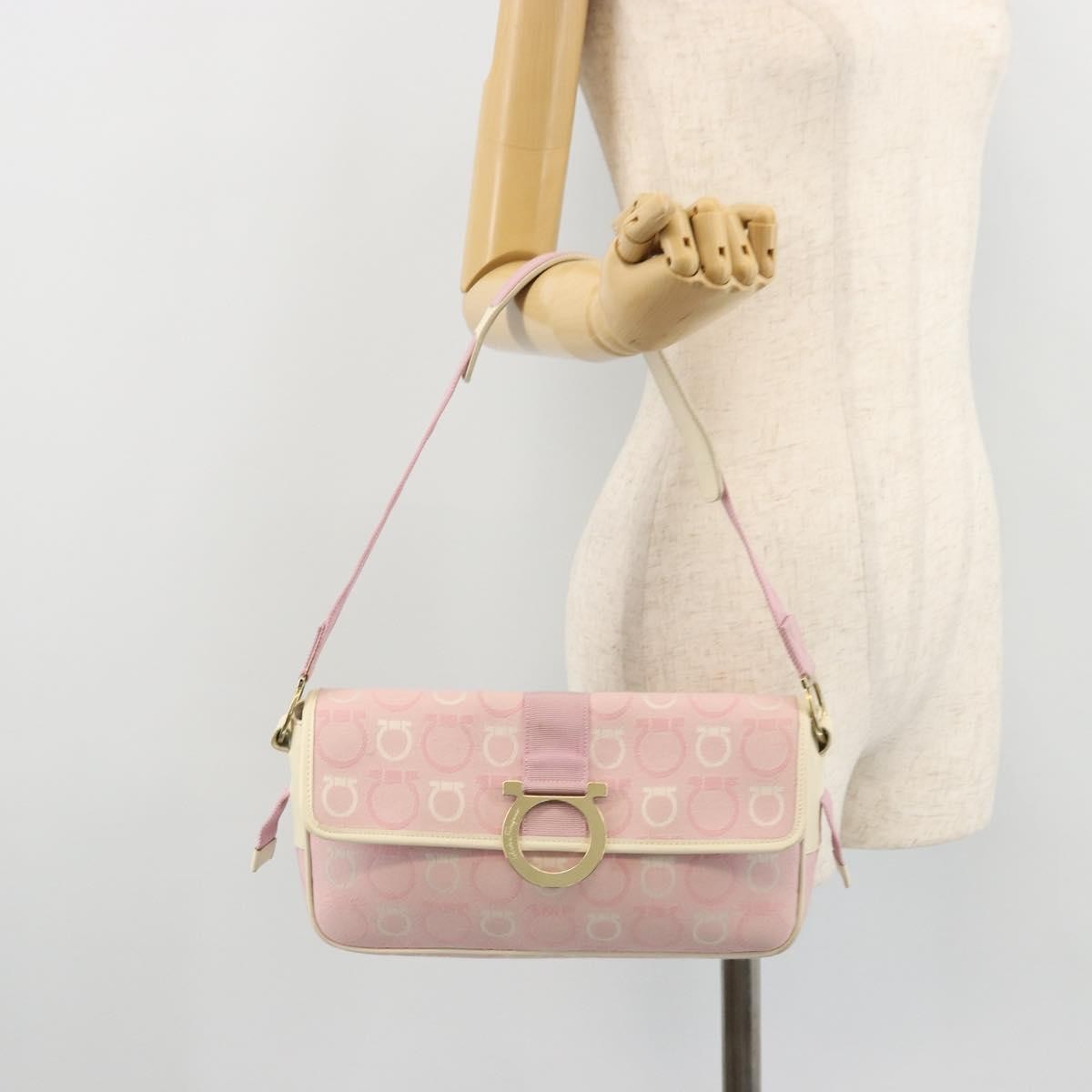 Salvatore Ferragamo Salvatore Ferragamo Gancini Shoulder Bag Canvas Pink Gold Authentic BA12412