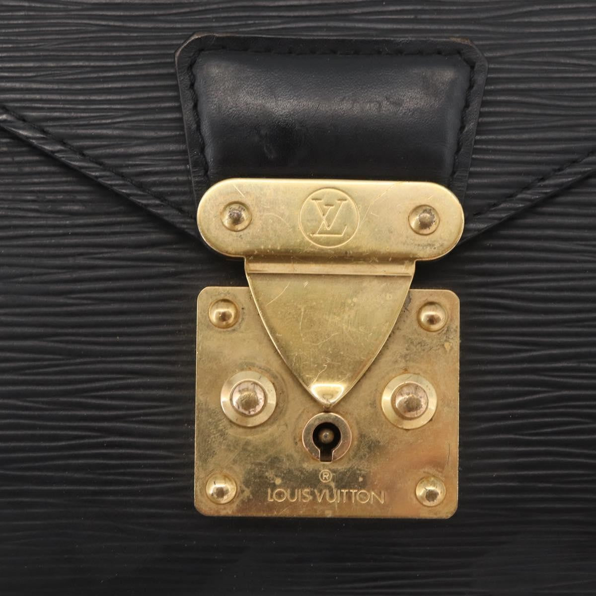 Louis Vuitton LOUIS VUITTON Epi Serie Dragonne Clutch Bag Black Noir M52612 LV Authentic bs35123
