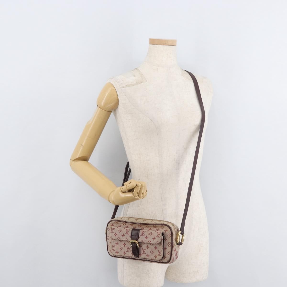 Louis Vuitton LOUIS VUITTON Monogram Mini Juliet MM Shoulder Bag Red M92219 LV Authentic 177057