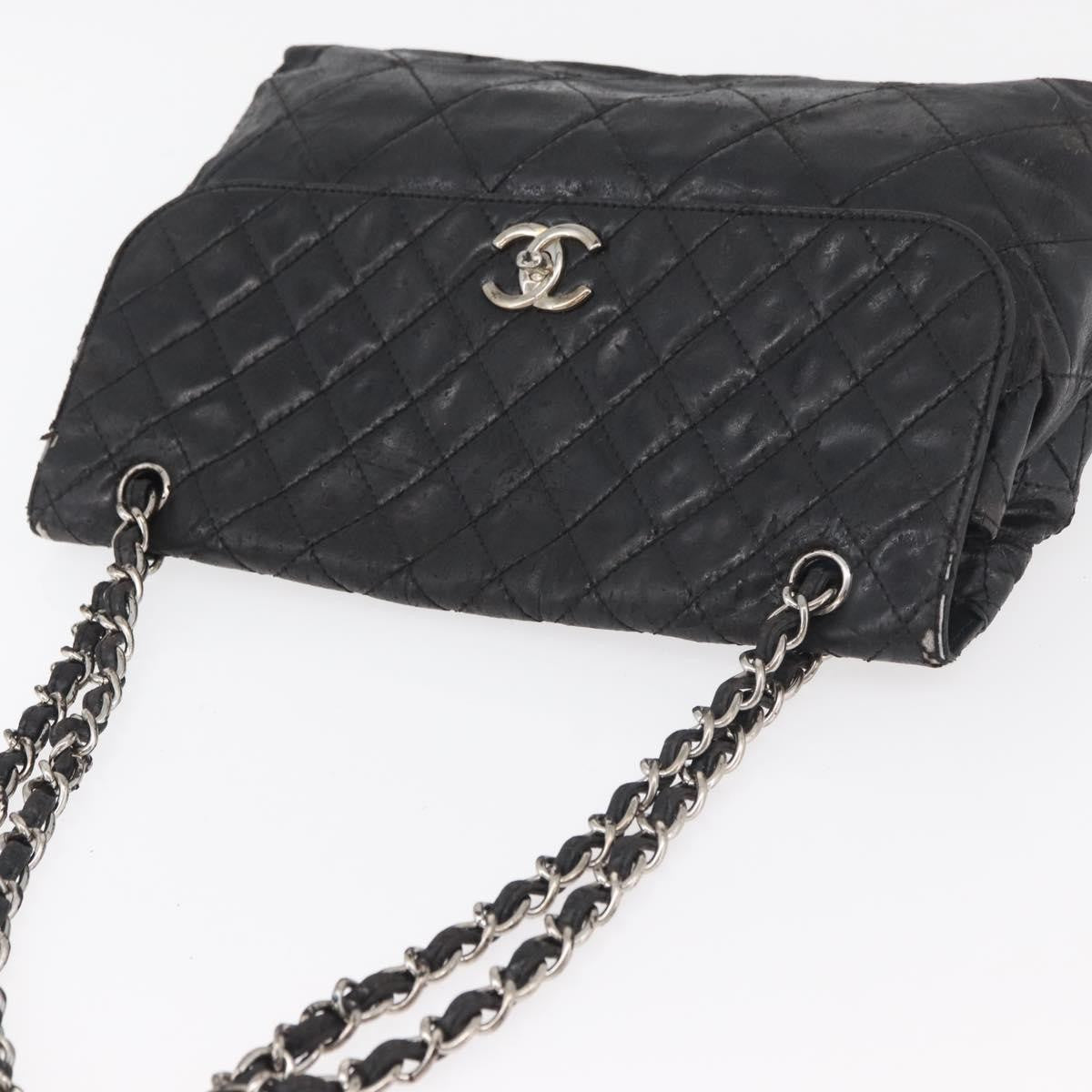 Chanel CHANEL Matelasse Chain Shoulder Bag Patent leather Black Silver CC Authentic 158095