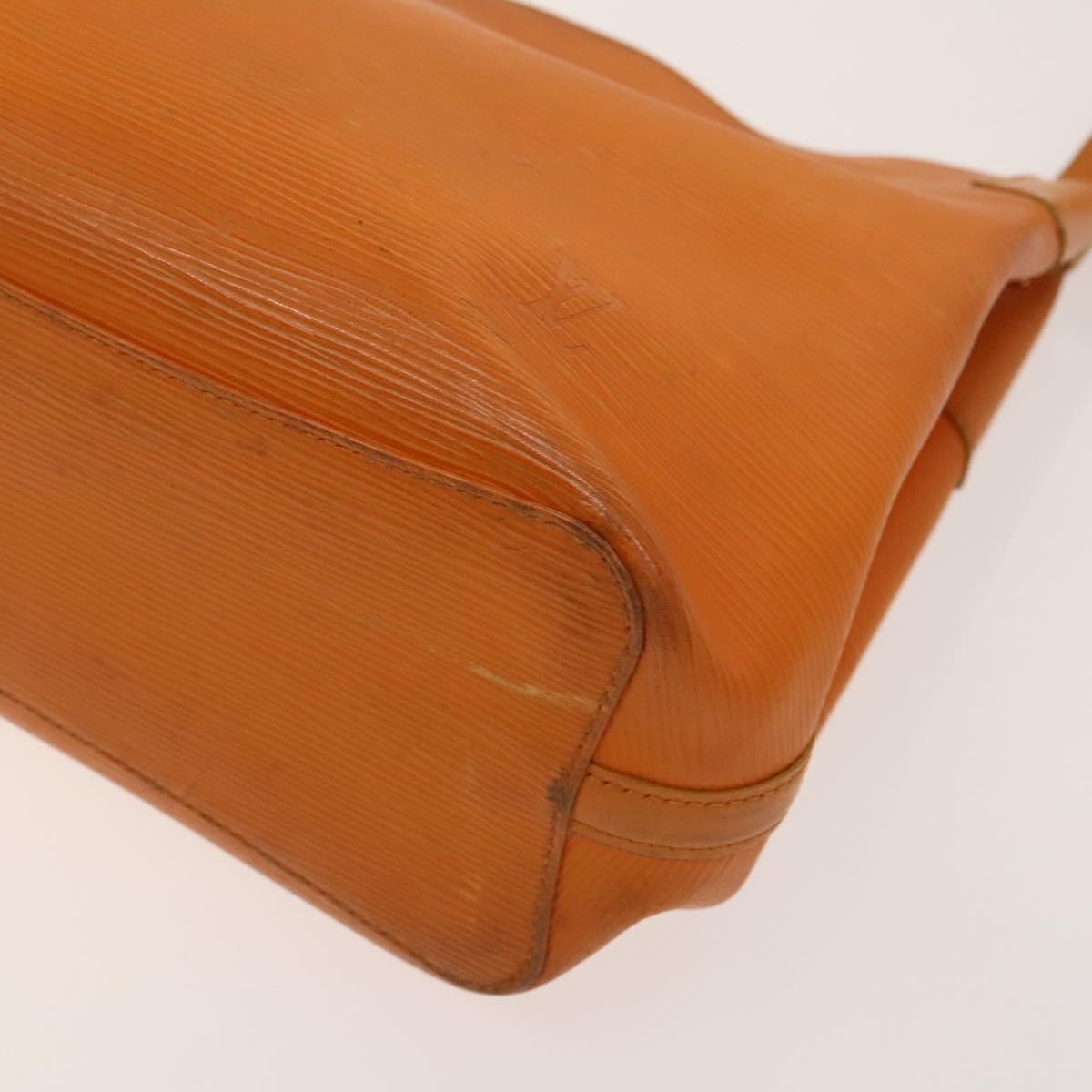 Louis Vuitton LOUIS VUITTON Epi Mandala MM Shoulder Bag Orange Mandarin M5889H LV Authentic 129904
