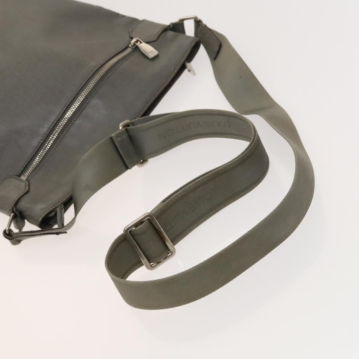 Louis Vuitton LOUIS VUITTON Taiga Vernis Shoulder Bag 2 Set Beige Gray LV Authentic 127248