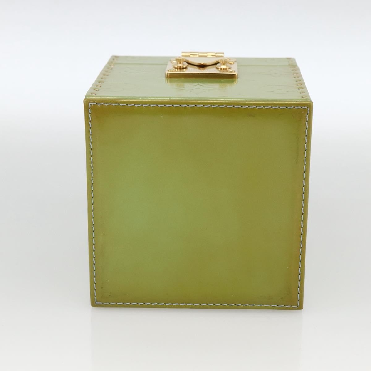 Louis Vuitton LOUIS VUITTON Vernis Bleecker Cosmetic Pouch Baby Blue M91003 Authentic LNZ403 Bag