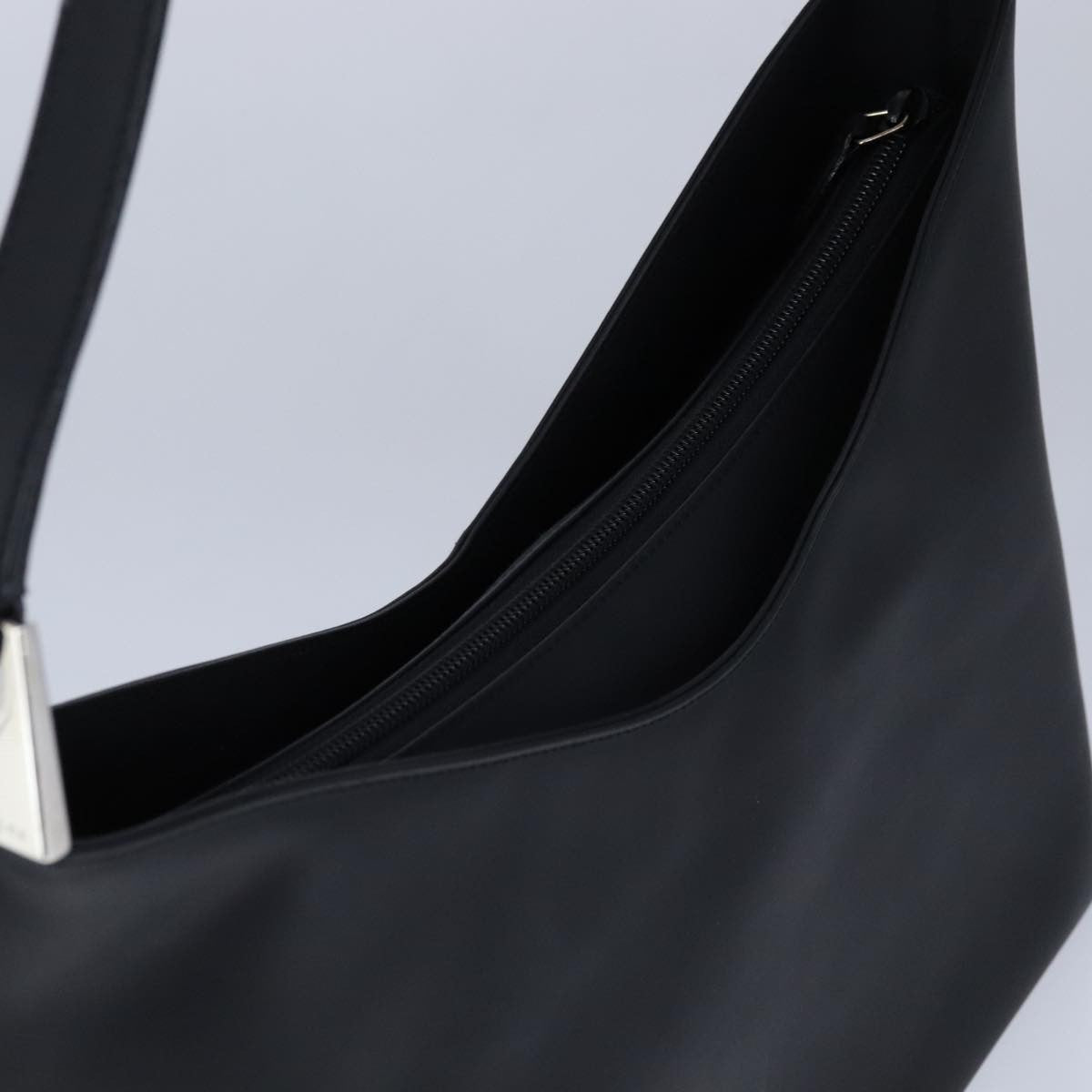 Gucci GUCCI Shoulder Bag Patent Leather Black Silver 001 3017 002058 Authentic yk16254
