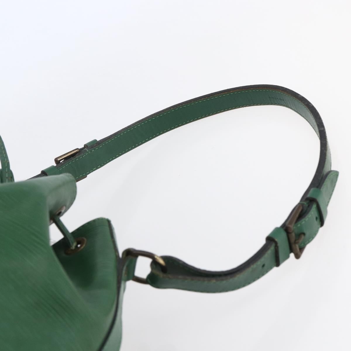 Louis Vuitton LOUIS VUITTON Epi Noe Shoulder Bag Green M44004 LV Authentic 145661