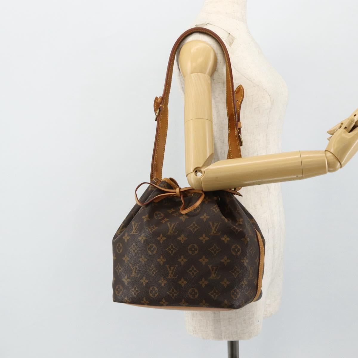 Louis Vuitton LOUIS VUITTON Monogram Petit Noe Shoulder Bag M42226 LV Authentic mr2448