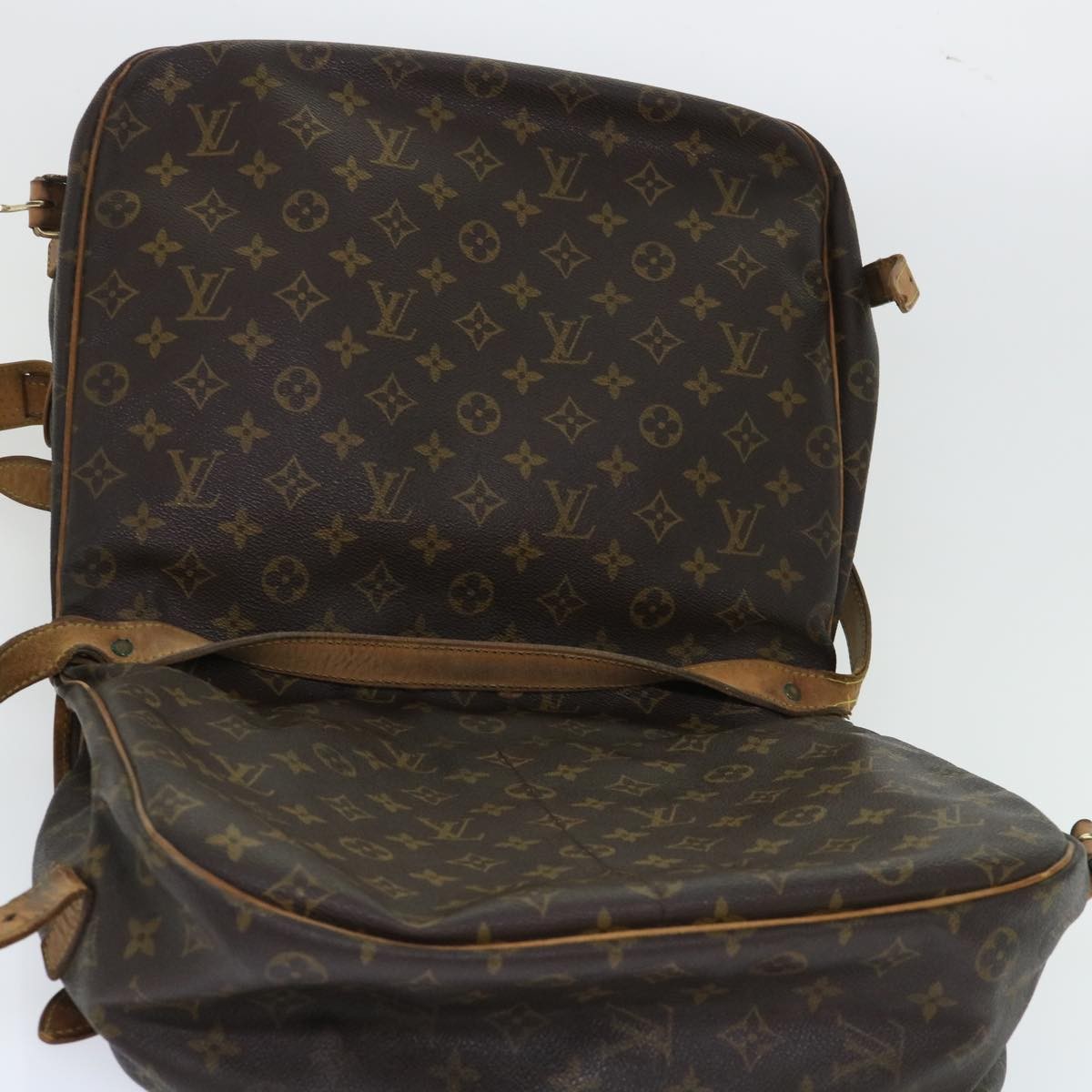 Louis Vuitton LOUIS VUITTON Monogram Saumur 35 Shoulder Bag M42254 LV Authentic th3916