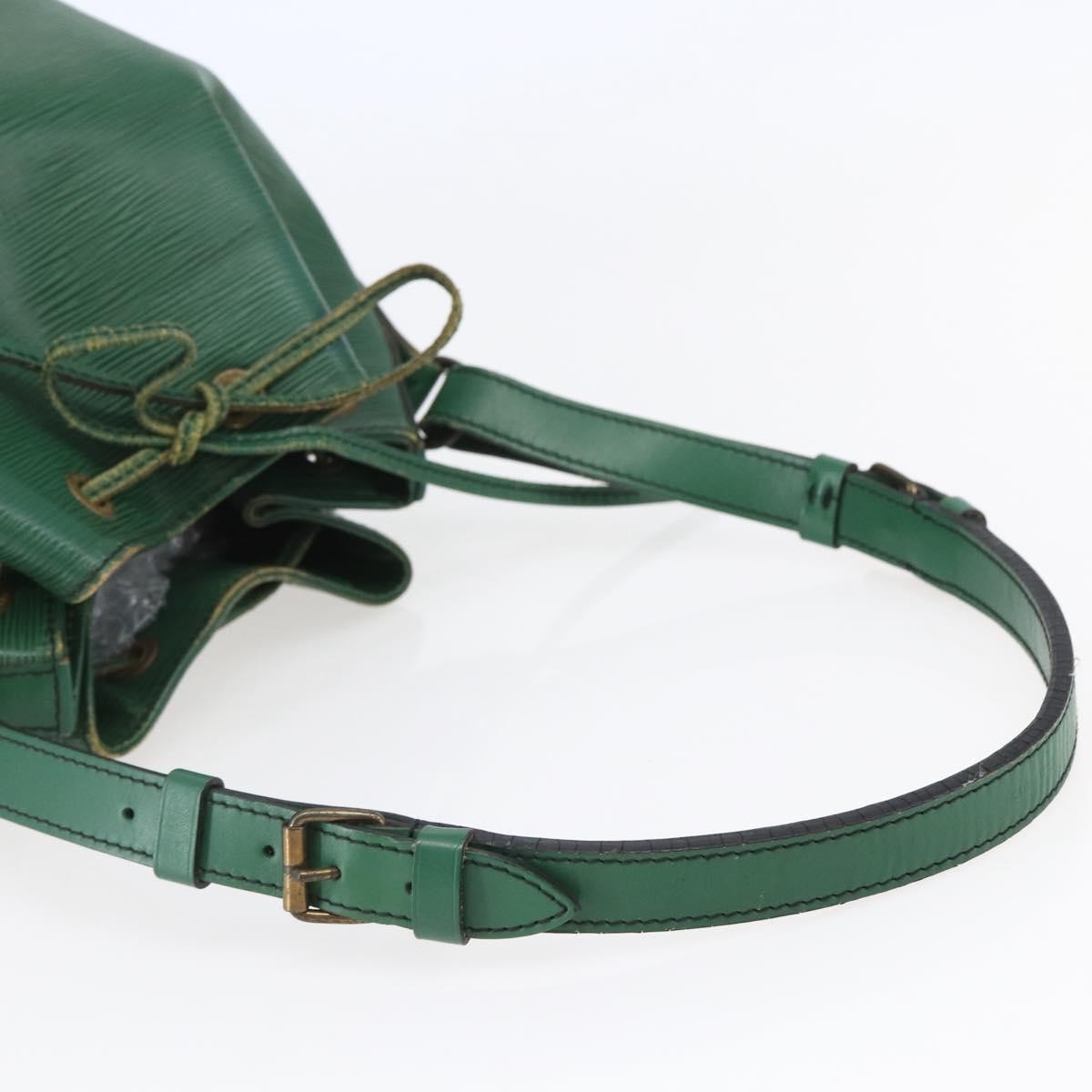 Louis Vuitton LOUIS VUITTON Epi Petit Noe Shoulder Bag Green M44104 LV Authentic 144617