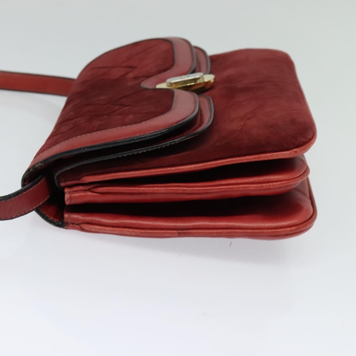 Gucci GUCCI Shoulder Bag Suede Vintage Red Gold Authentic ep7843