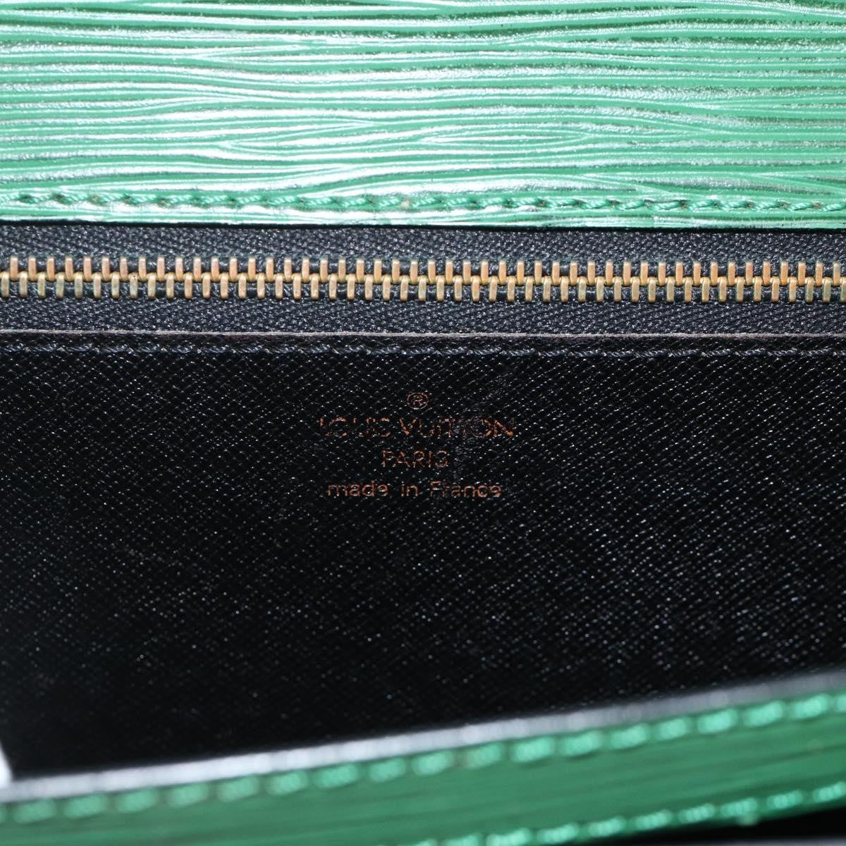Louis Vuitton LOUIS VUITTON Epi Serie Dragonne Clutch Bag Green LV Authentic BA11887