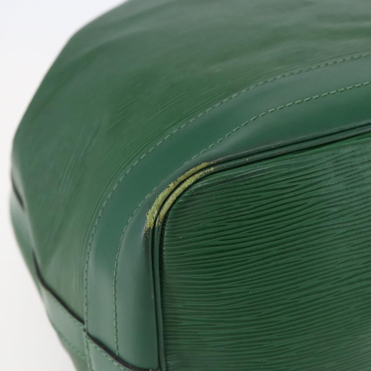 Louis Vuitton LOUIS VUITTON Epi Noe Shoulder Bag Green M44004 LV Authentic 145661