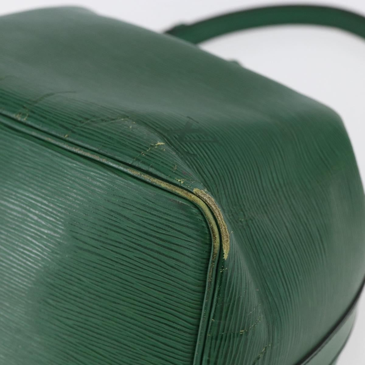 Louis Vuitton LOUIS VUITTON Epi Petit Noe Shoulder Bag Green M44104 LV Authentic 144617