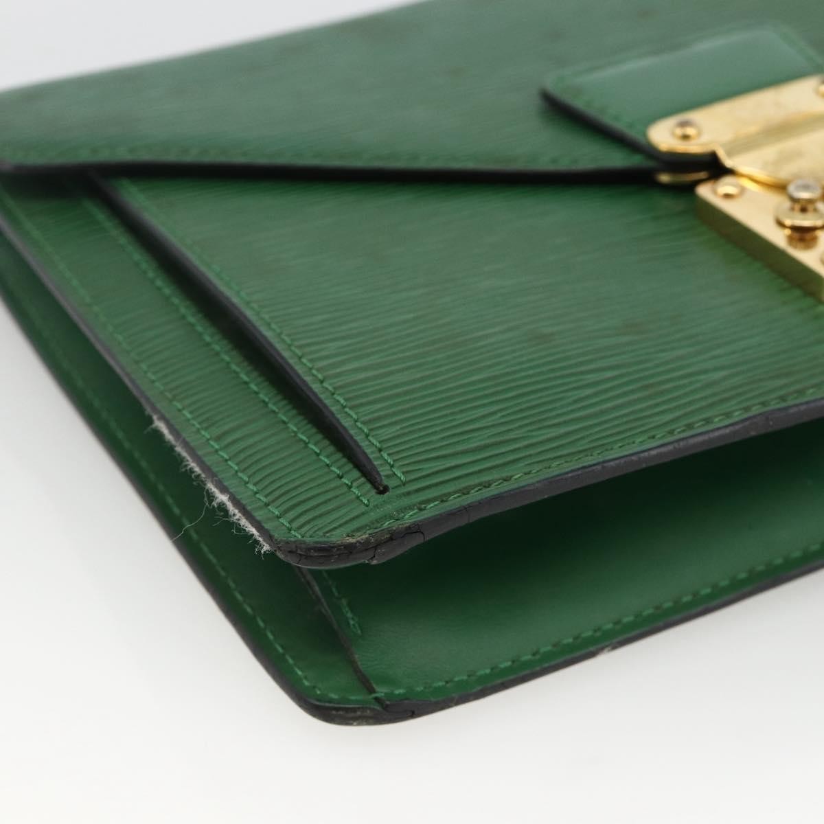 Louis Vuitton LOUIS VUITTON Epi Serie Dragonne Clutch Bag Green LV Authentic BA11887