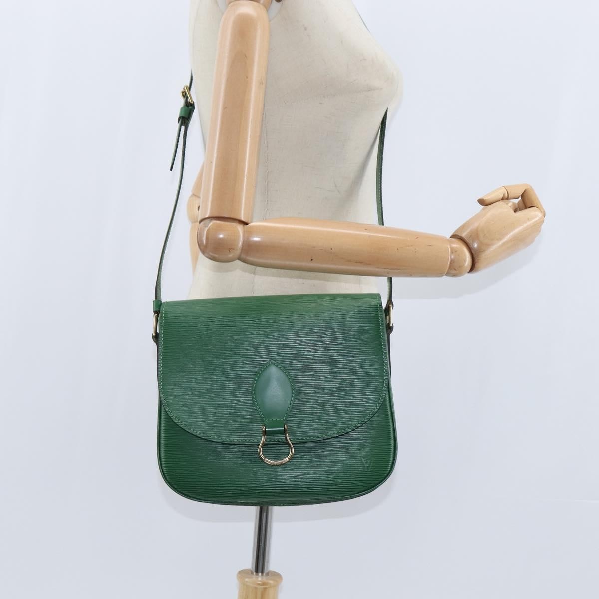 Louis Vuitton LOUIS VUITTON Epi Saint Cloud GM Shoulder Bag Green M52194 LV Authentic 147758