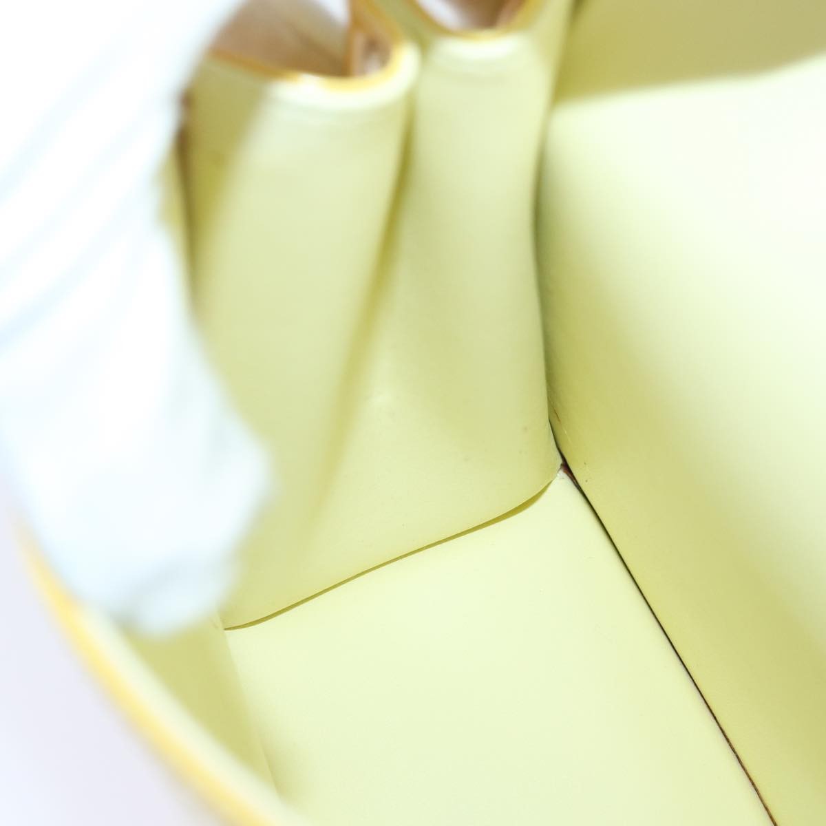 Louis Vuitton LOUIS VUITTON Monogram Vernis Spring Street Bag Lime Yellow M91068 Authentic 86715