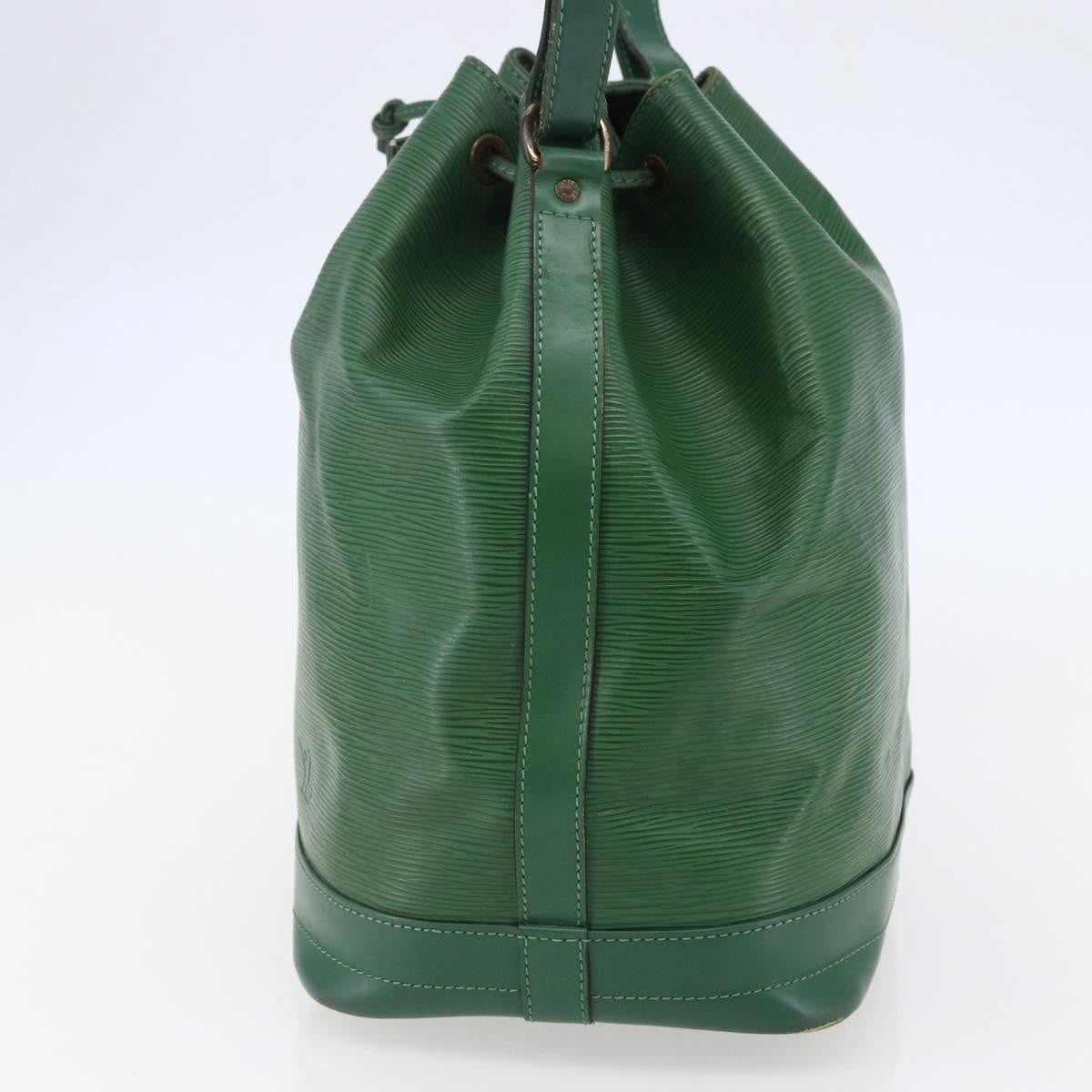 Louis Vuitton LOUIS VUITTON Epi Noe Shoulder Bag Green M44004 LV Authentic 145661