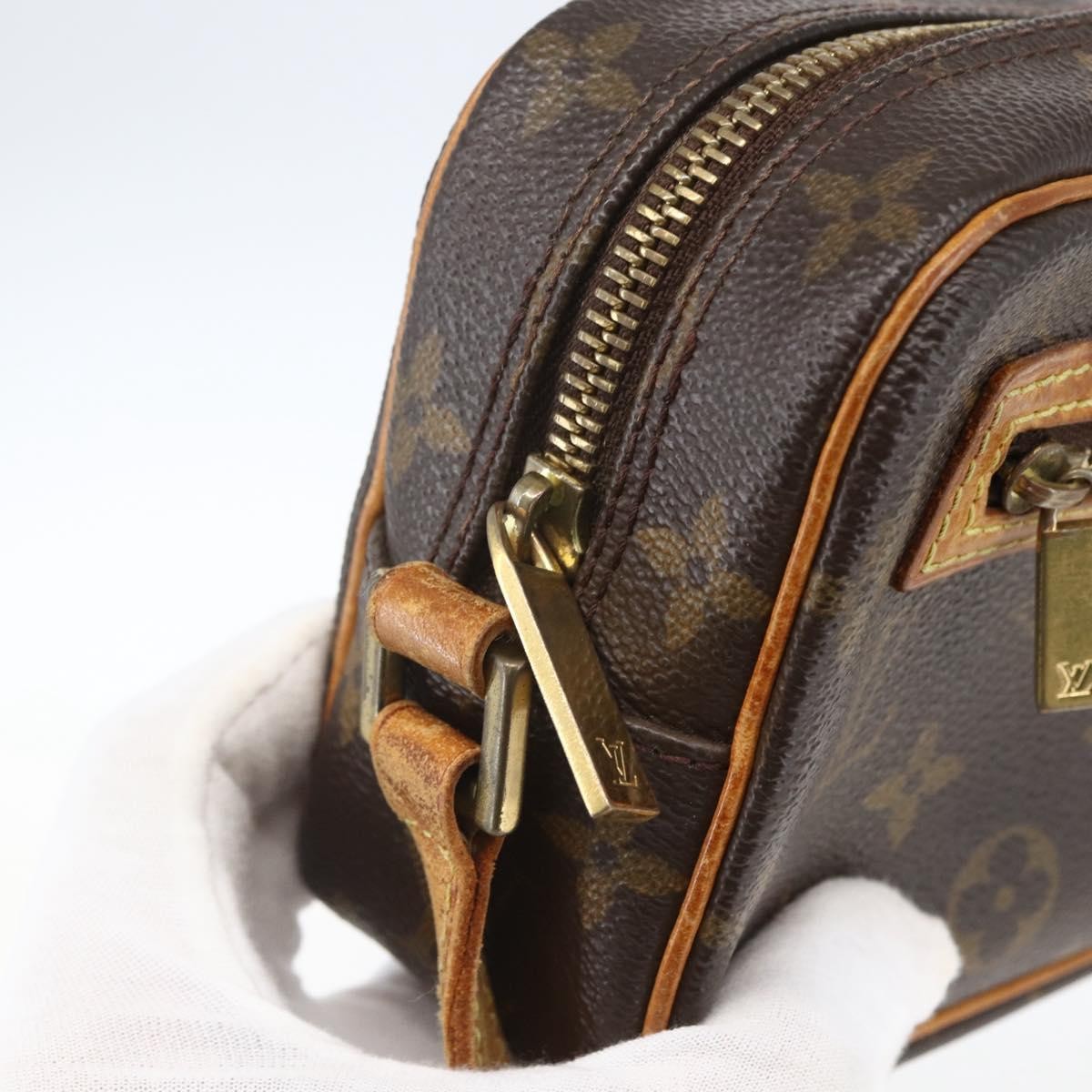 Louis Vuitton LOUIS VUITTON Monogram Pochette Cite Shoulder Bag M51183 LV Authentic BA9780