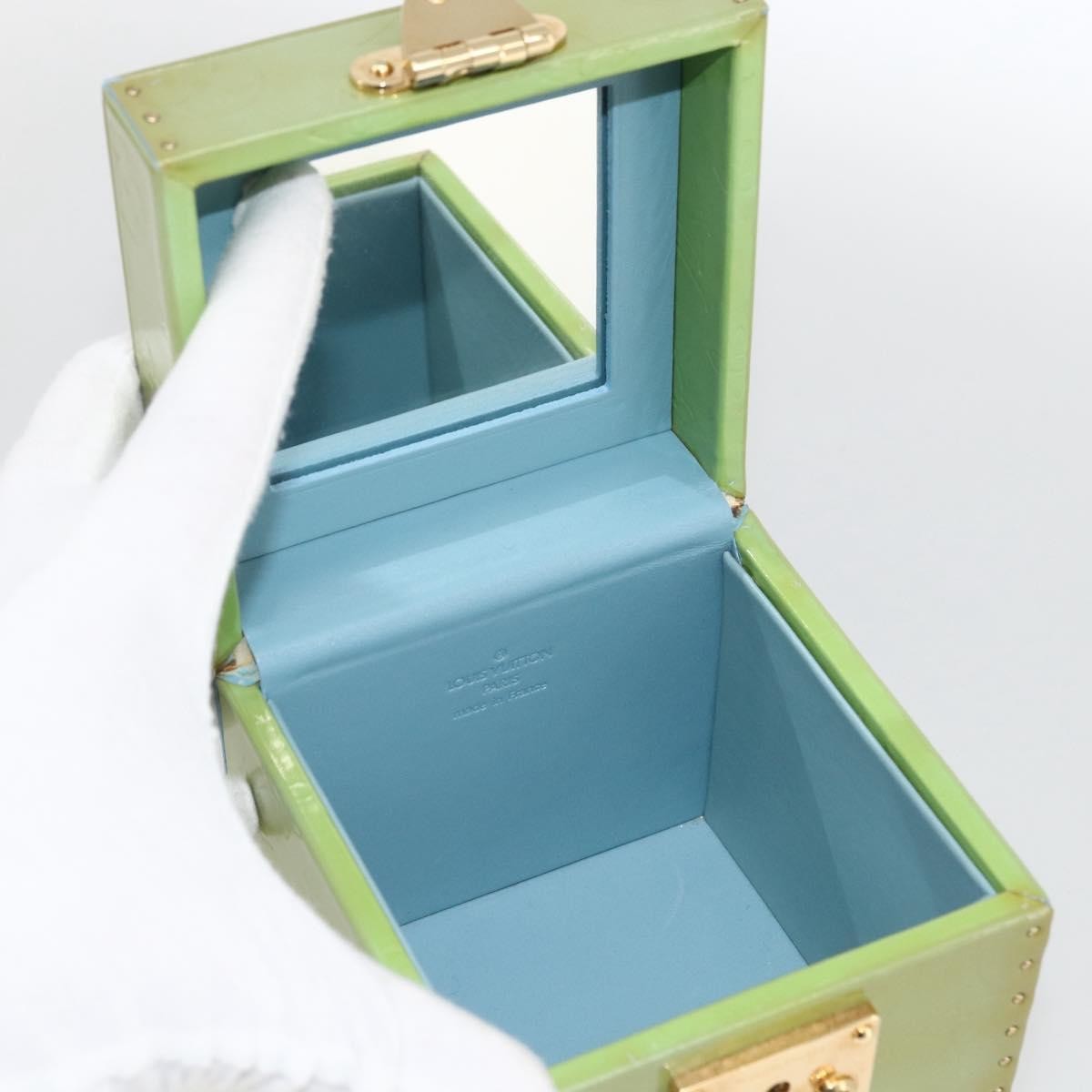 Louis Vuitton LOUIS VUITTON Vernis Bleecker Cosmetic Pouch Baby Blue M91003 Authentic LNZ403 Bag