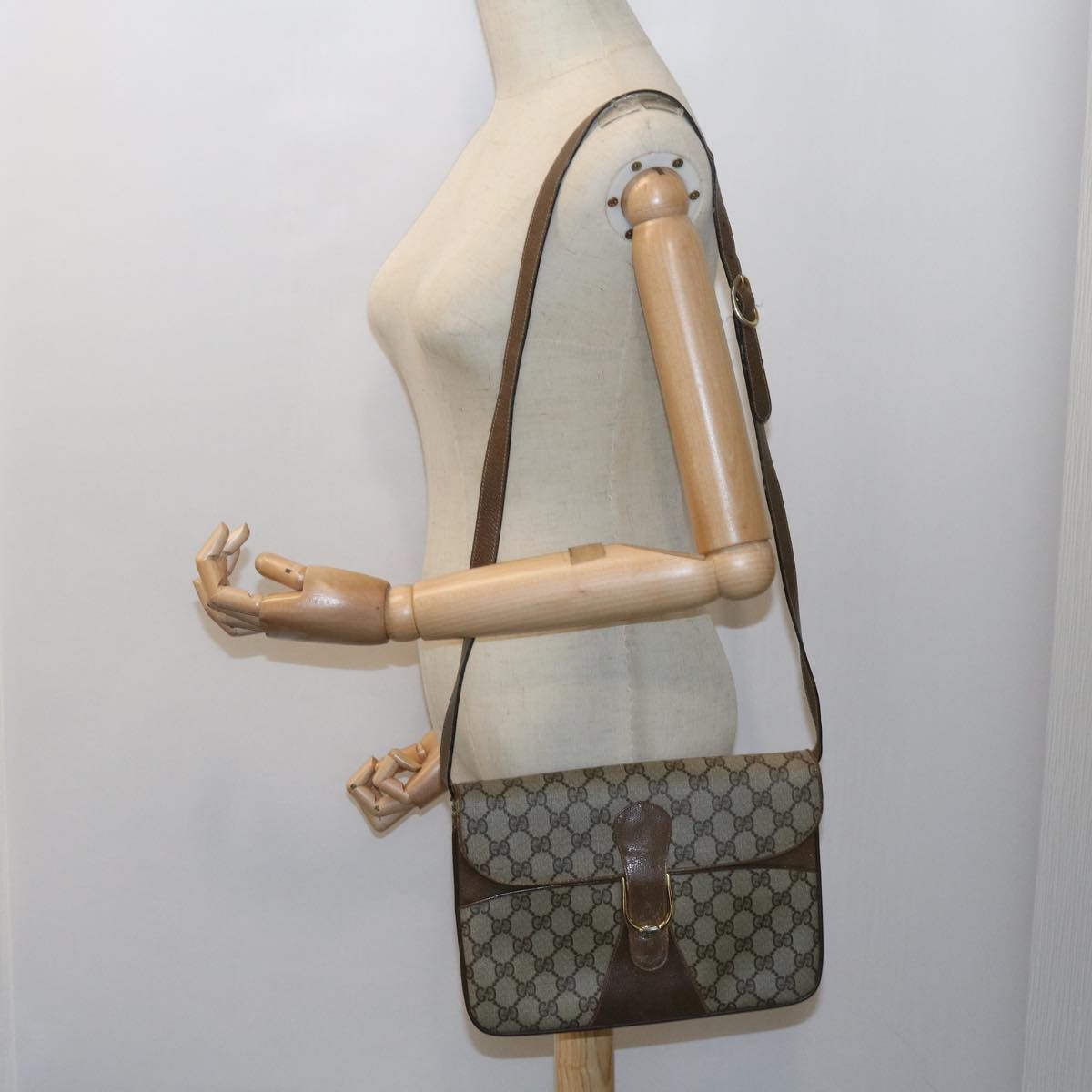 Gucci GUCCI GG Supreme Shoulder Bag PVC Leather Beige Authentic th4221