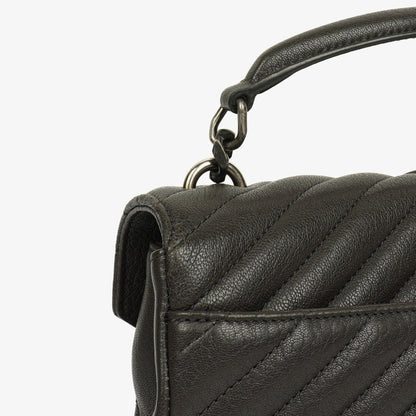 Saint Laurent College Umhängetasche Medium aus Chevron-Steppleder